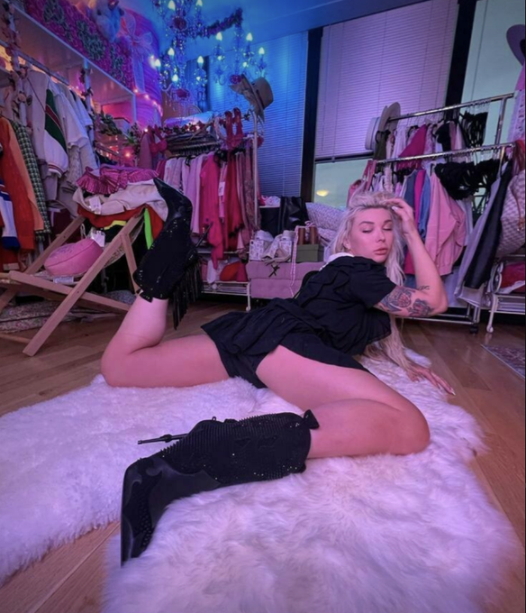 Heard you been needing me ✨ https://t.co/0LNepzc5Fc
