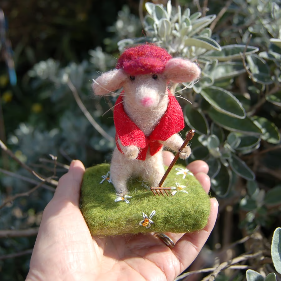Gardening mouse - needlefelt wool textile ar... - Folksy folksy.com/items/8323627-… #newonfolksy
