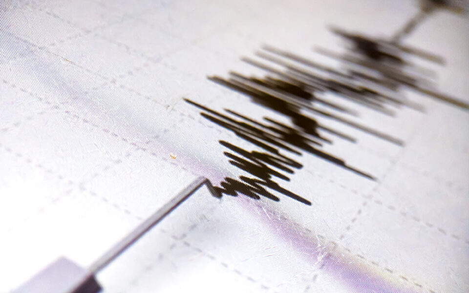 Mild tremor hits Corfu dlvr.it/T7KVFg