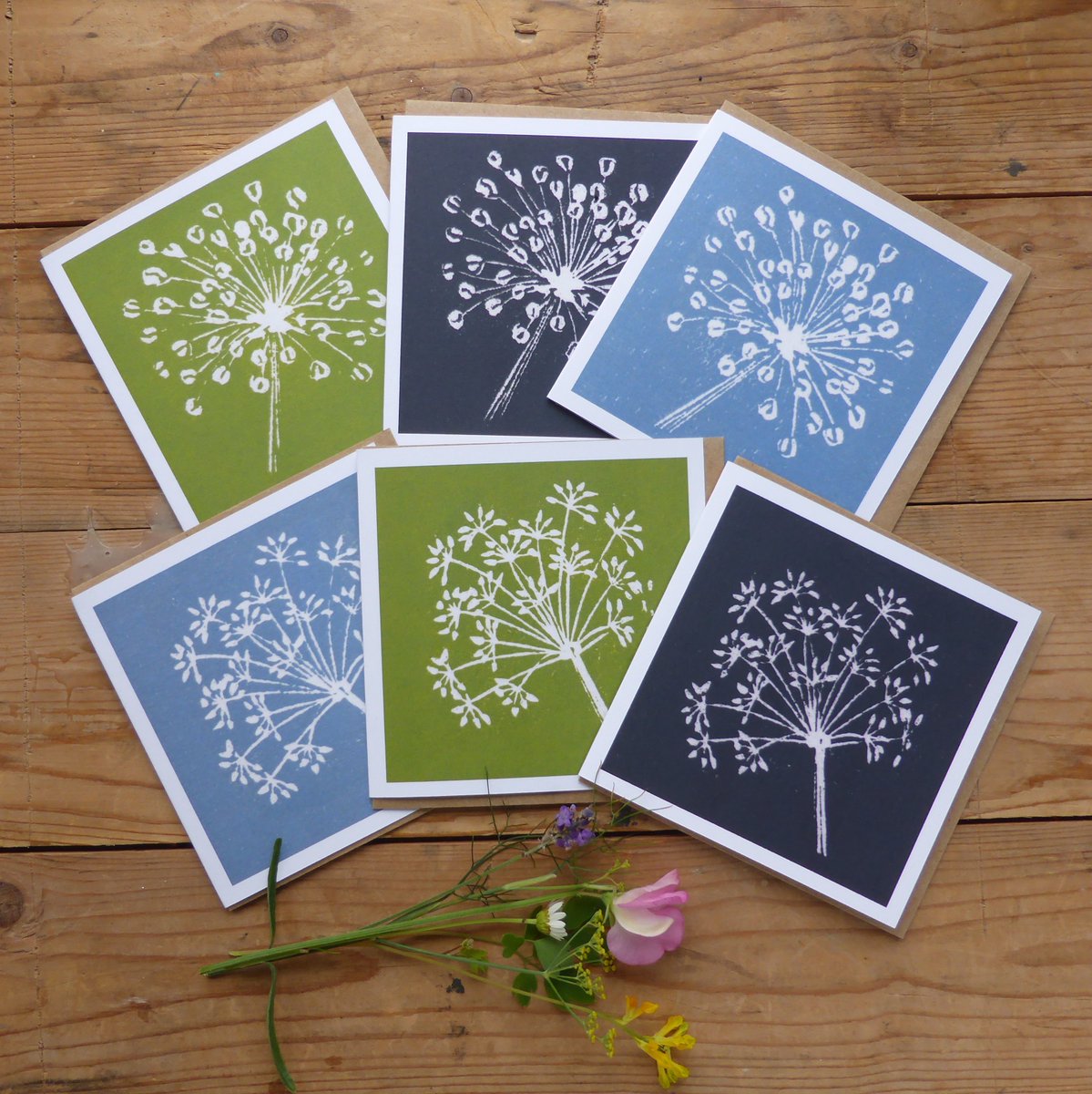 Good morning! Here are my 'Allium and Fennel' seedhead cards - just some of my linocut designs available on Etsy 💚 #earlybiz #shopindie #ukgifthour #EtsySeller #giftideas #linocut sarahrobinsondesigns.etsy.com/listing/796375…