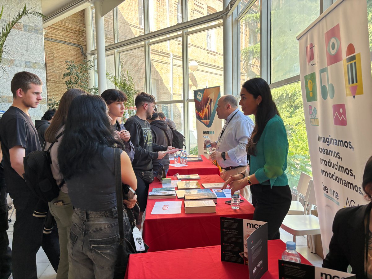 JORNADA DE ORIENTACIÓN EN IES PUERTA BONITA con participación de @neobis_asociacion, Grupo AGA, Artes Gráficas Palermo, Forletter, Gráfica Aries y Safekat. ¡Juntos, orientando y dirigiendo el talento a nuestro Sector!🎓🎓
#Orientacionprofesional #formacionartesgraficas
#fp