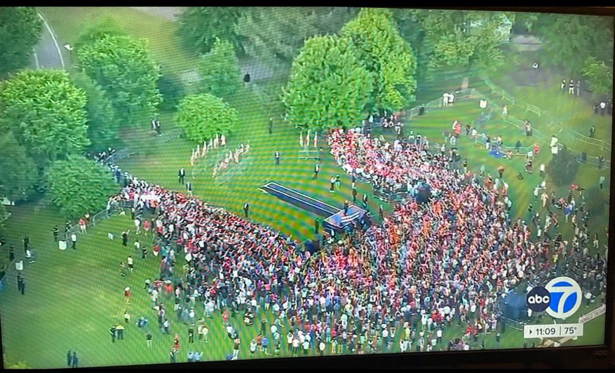 DISINFORMATION ALERT: Numerous left leaning accounts on @X are sharing this image of Trump’s Bronx rally. This image was taken at 11: 09 AM EST, and the rally officially started at 6:00PM. with Trump taking the stage at 6: 30 PM. EST. NYC marshall’s estimated that there were