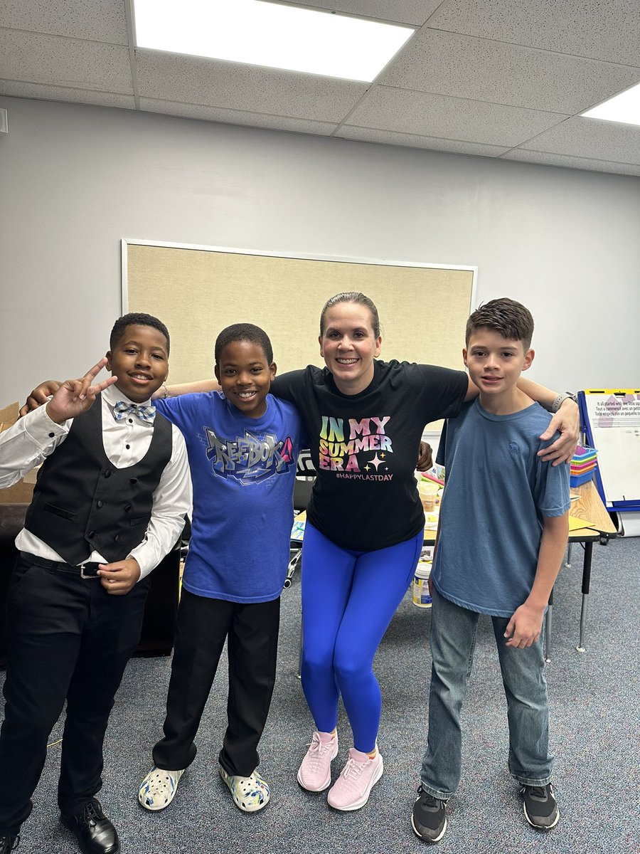 MrsVann7's tweet photo. LOVE that my former 4th grade students stopped by yesterday to see their favorite Mrs. Vann! They will do great things in Jr High next year! Sad that I don’t get to stay a 4th grade teacher but thankful that an opportunity worked out that I chose 🙌🏻 https://t.co/YQTPeSRUVe