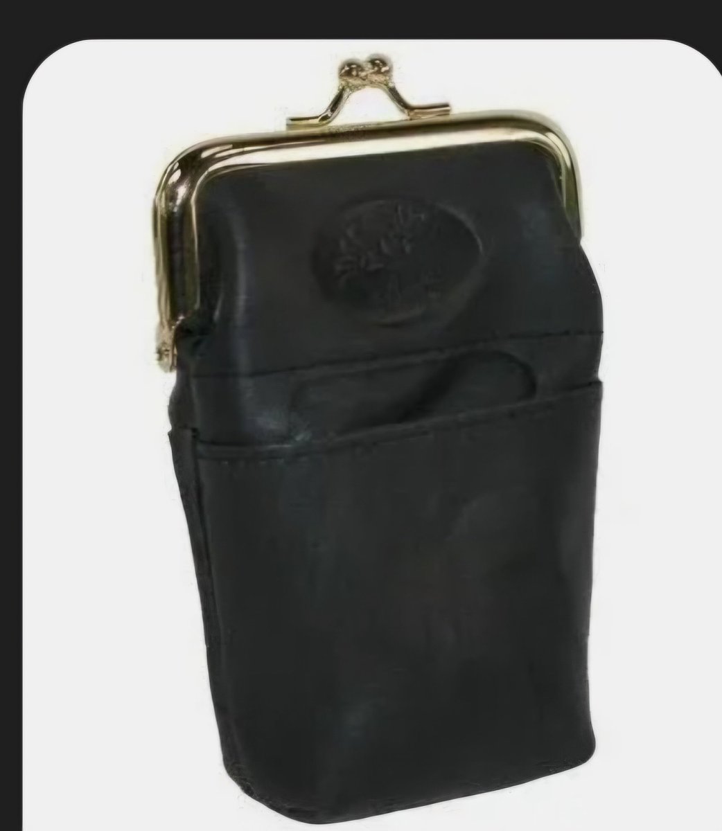 erisolympus's tweet photo. @JD207206 @Upliftingvision @fasc1nate It's a cigarette wallet.  Quite common at the time. https://t.co/Jx0bozRkva