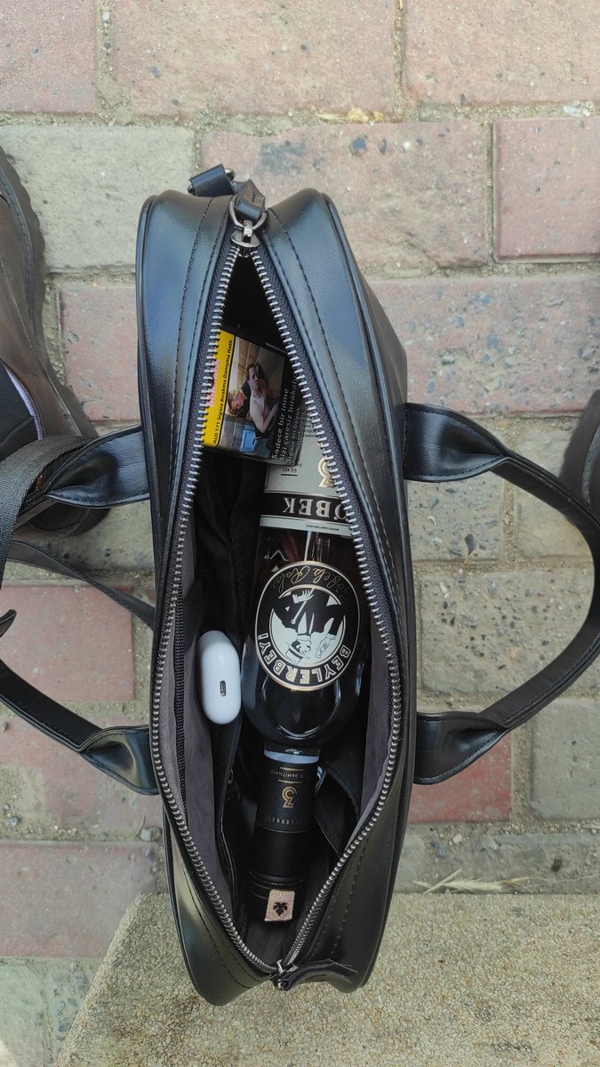 bu devirde çantanda rakı olmadan dışarı çıkmayacaksın dünyanın binbir türlü hali var.