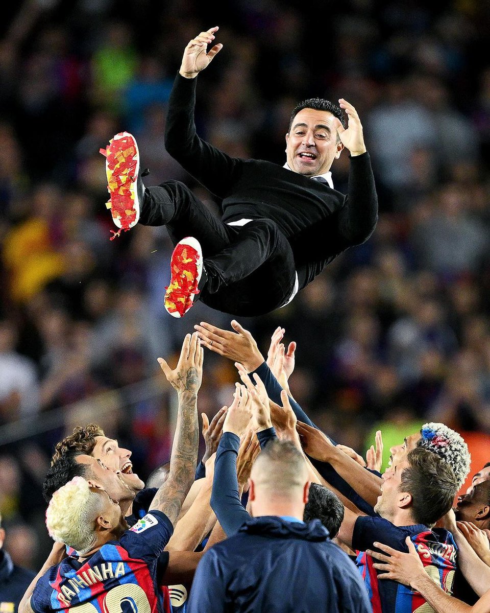 🚨NEWS: Xavi has been officially relieved of his duties as head coach of FC Barcelona, according to a statement made today by club president Joan Laporta.

In a swift move,Hansi Flick is anticipated to step in as the new head coach,with the official announcement expected soon. 🇩🇪