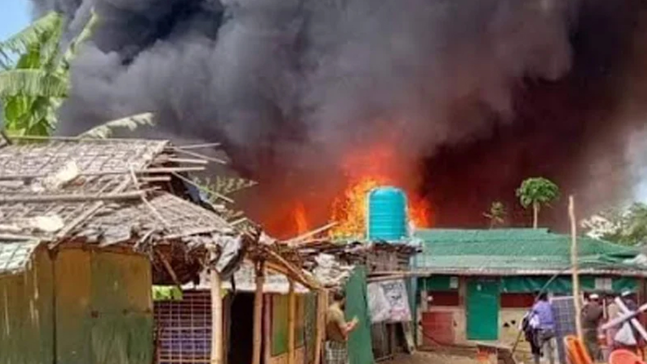 আগুনে উখিয়ায় রোহিঙ্গা ক্যাম্পের দুই শতাধিক ঘর ক্ষতিগ্রস্থ