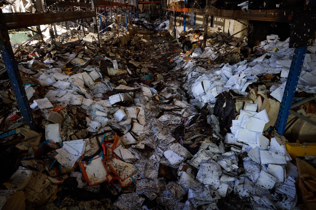 One of the largest printing facilities in Kharkiv and all of Ukraine. Yesterday, a Russian missile strike killed 7 people here. My condolences go out to their families and friends. 21 people were injured. The printing facility was destroyed, and tens of thousands of books were