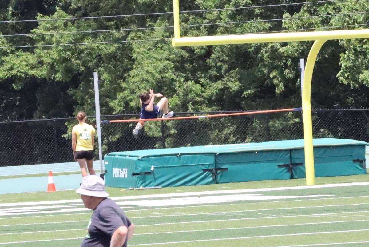 yokley1tina's tweet photo. @CarleeYokley  is on her way to State with her Monroe Co track and field teammates! She always gives 💯  Proud of them all!! https://t.co/Czk21gNc82