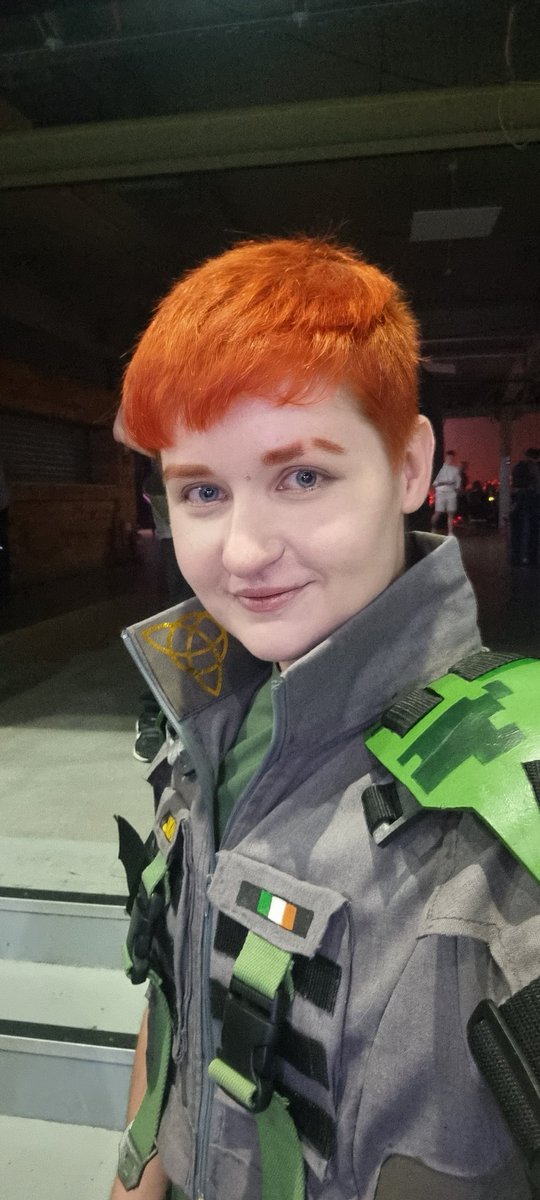 I'm finally here (and yes, I shaved my eyebrow)