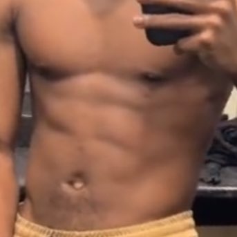 Watch Zeke's leaked NSFW photo on TwXstars
