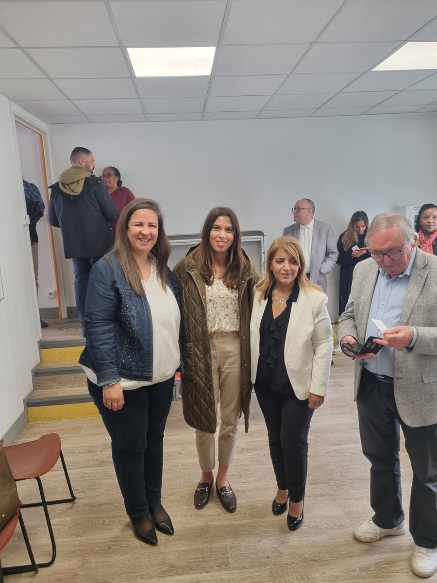 Adil95vdo's tweet photo. A l'occasion de la journée nationale de l'accès au droit L'ADIL95 est présente aux portes ouvertes de la Maison de la Justice et du Droit de Cergy. Avec le soutien de @CergyPontoise95 l'ADIL95 assure une permanence mensuelle.En 2023, 2451 personnes ont bénéficié d'un rendez vous! https://t.co/gQGJKCsGxk