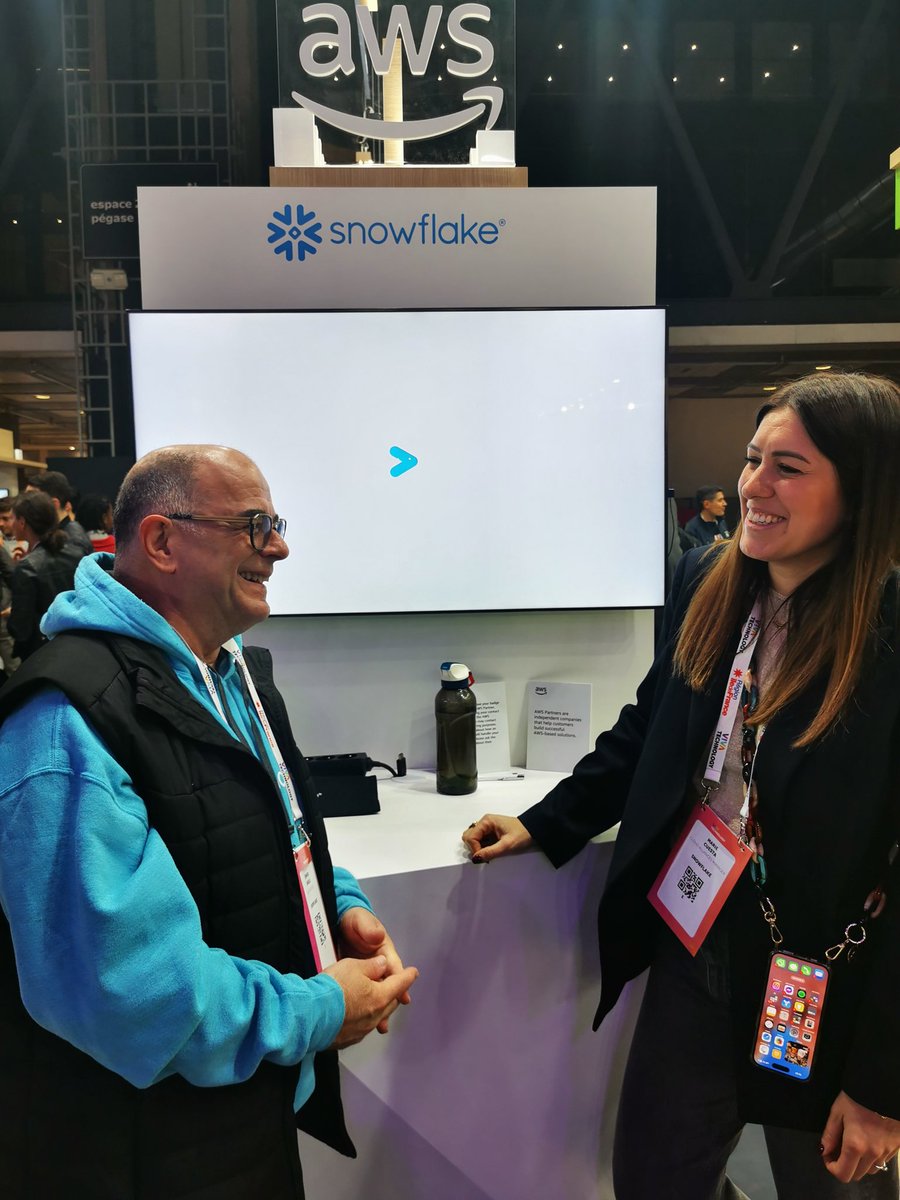 [#Vivatech] Come discover the best of AI with @SnowflakeDB on the @AWSFrance booth! #AI #MachineLearning #DeepLearning #DataScience #GenerativeAI #LLM #Python #Code #100DaysOfCode #AWSVivatech @SpirosMargaris @PawlowskiMario @mvollmer1 @gvalan @ipfconline1 @LaurentAlaus