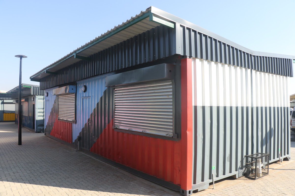 DSBD_SA's tweet image. This is part of the department’s Shared Economic Infrastructure Facility (SEIF) Programme which is a cost sharing funding programme between DSBD and the Municipality. 
#DSBDUpliftingInformalSMMEs #SEIF