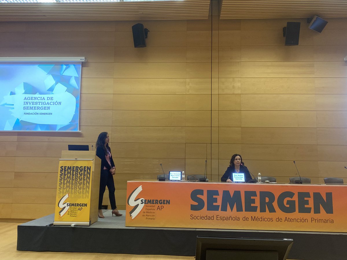 gastroprimaria's tweet photo. Estamos en la mesa de Investigación @SEMERGENap en las #Jornadasactualizacion2024 en Logroño con la Dra. Sonsoles María Velilla y la Dra. Noelia Fontanillas (@DraNFontanillas )
¡Por más investigación en atención primaria! 
@GTNefroUro @GTEcoSemergen https://t.co/4Qs4BTNbzF