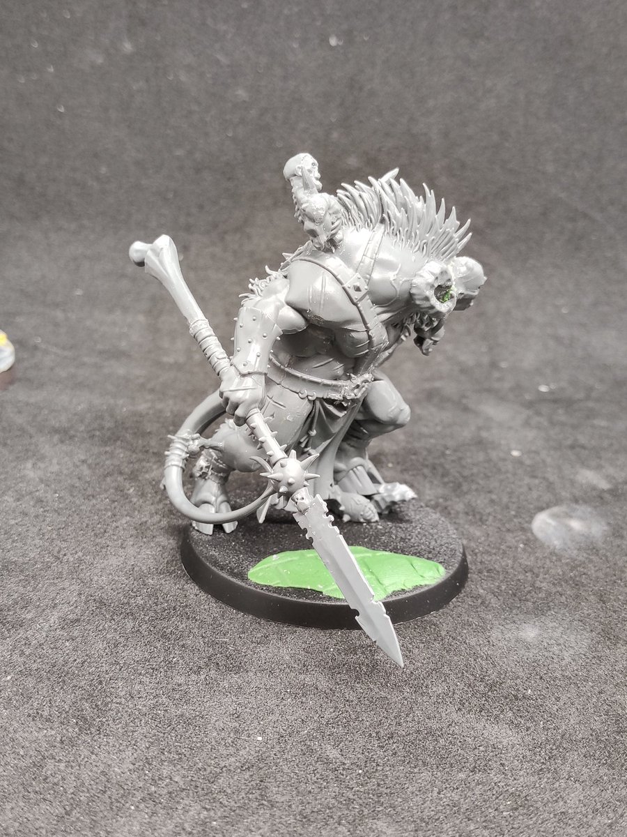 Bit of Kitbashing for a Crypt Haunter Courtier for my FEC. #WarhammerCommunity #AoS #Warmongers