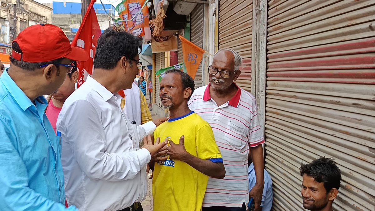 West Bengal: CPI(M) candidates, Nilanjan Dasgupta and Sonamani Murmu (Tudu) are on a door-to-door campaign, covering their constituencies on foot and meeting people en route. Comrades Nilanjan and Sonamani, contesting from Bankura and Jhargram Lok Sabha constituencies