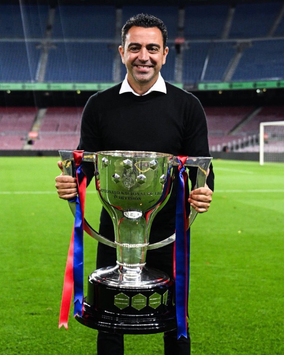 🚨 RESMI: Barcelona telah mengumumkan perpisahan dengan Xavi Hernandez, Xavi tidak lanjut melatih Barca untuk musim 2024/25 nanti! Joan Laporta sudah memberi tahu Xavi akan hal ini. Sumber: akun resmi Barcelona 😮