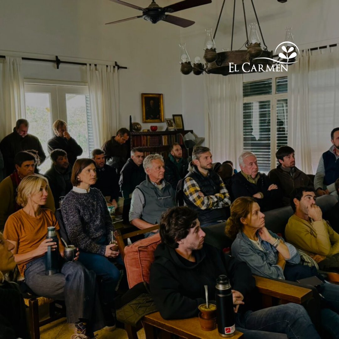 Semillasdemani's tweet photo. Reunión técnico comercial con productores.
¡Gracias Grupo Crea Río Cuarto por invitarnos a compartir este encuentro! https://t.co/gMCsrG9w2F