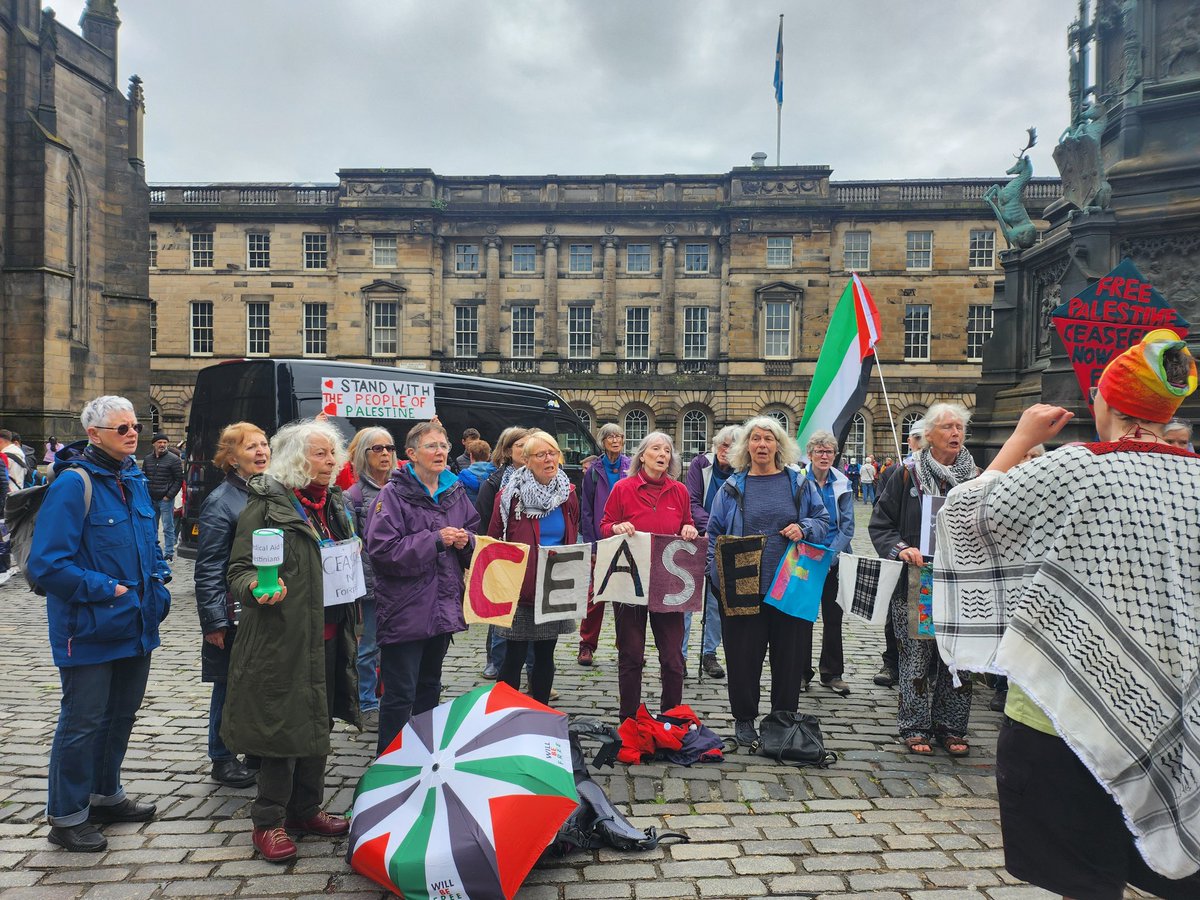 Singing for peace for all children outside of St. Giles in Edinburgh. Ceasefire now. The only liberation is a shared liberation.