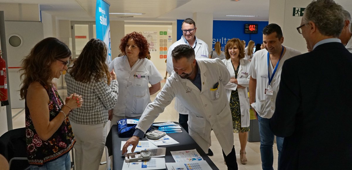 AreaUnoArrixaca's tweet photo. 🫂 Gracias a las asociaciones de pacientes celiacos, diabéticos y programa Activa por estar presentes en la Semana de Hábitos Saludables, para informar y hacer más fácil una vida sana 🔛.
@CELIACOSMURCIA  @AdirmuD https://t.co/E8PmEI1VTo