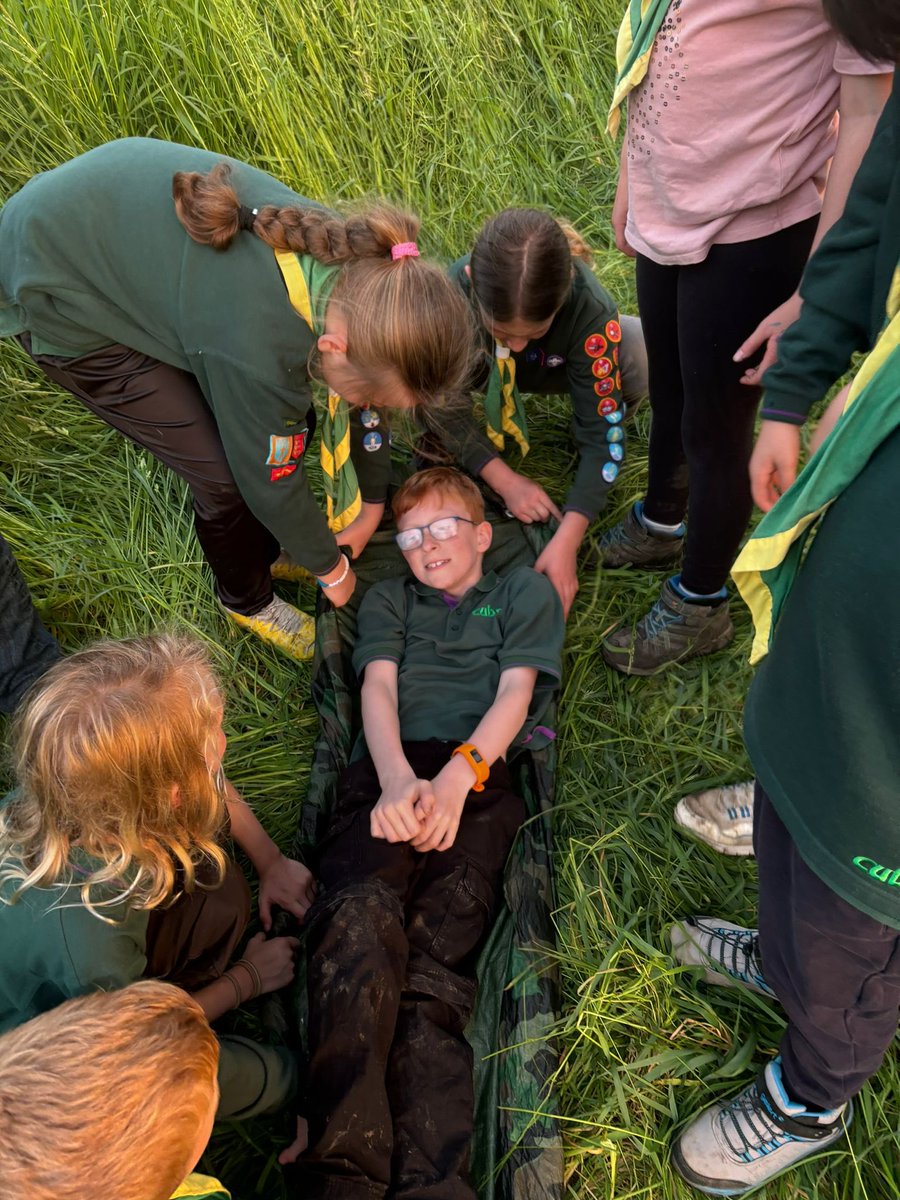 LewisLittleLegs tweet media