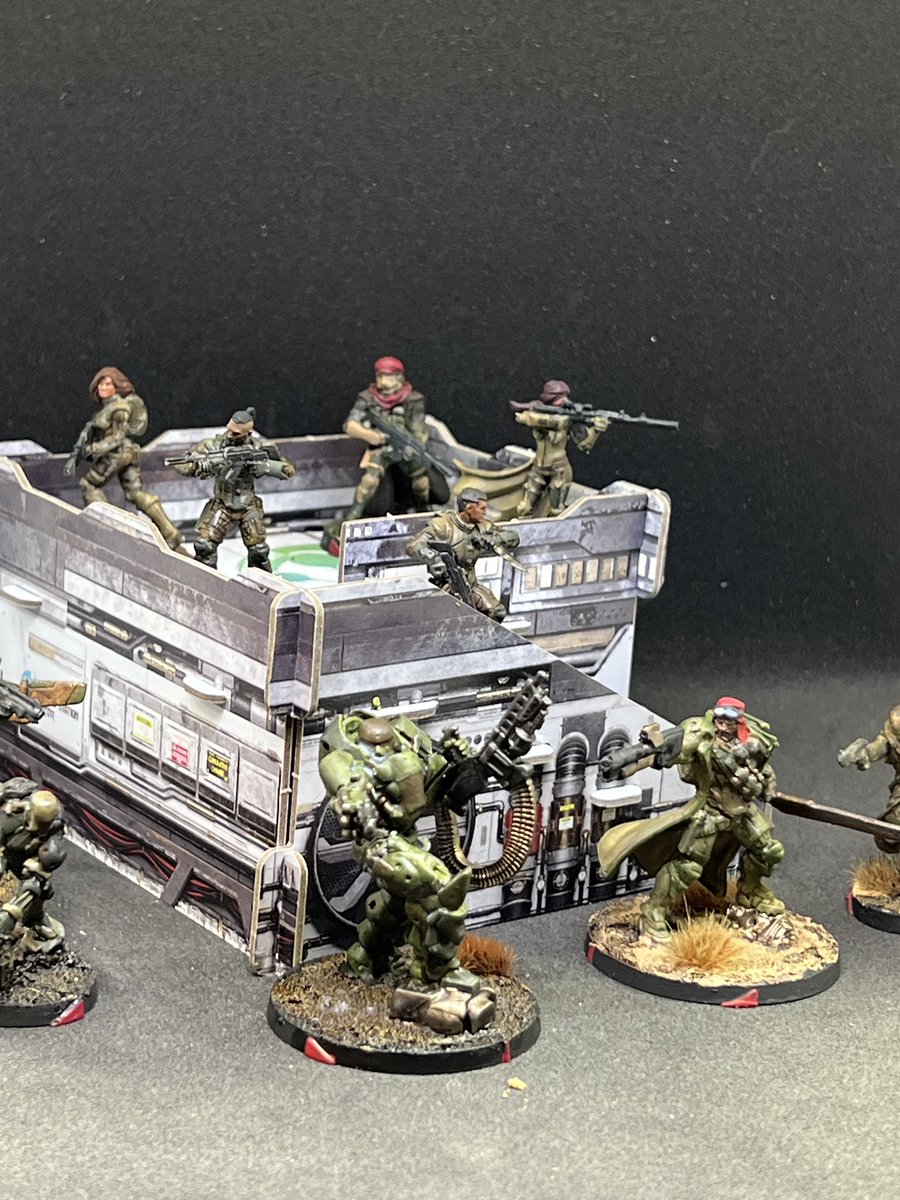#hobbystreakday1368 why yes indeed that is a fully painted haqqislam action pack who could’ve guessed it!!!  #infinitythegame #corvusbelli #hobbystreak #warmongers #haqqislam