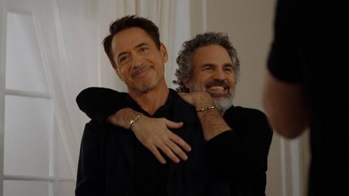 rdjxduckling's tweet photo. RDJ reuniting with his avengers co-stars✨ https://t.co/RMb3Ntik1f