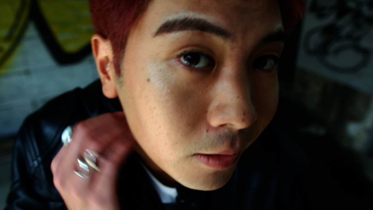 HYAKUTAKE_100's tweet photo. TORA THE EXPLORER「MY DAYS」MVの監督をしました。
彼のHIPHOPのカッコよさ、柔らかい人柄とユーモア、そのすべてを一緒に撮りたいと思って撮りました。是非^_^

https://t.co/yKmp6eIqlH https://t.co/kAlSlLfJty