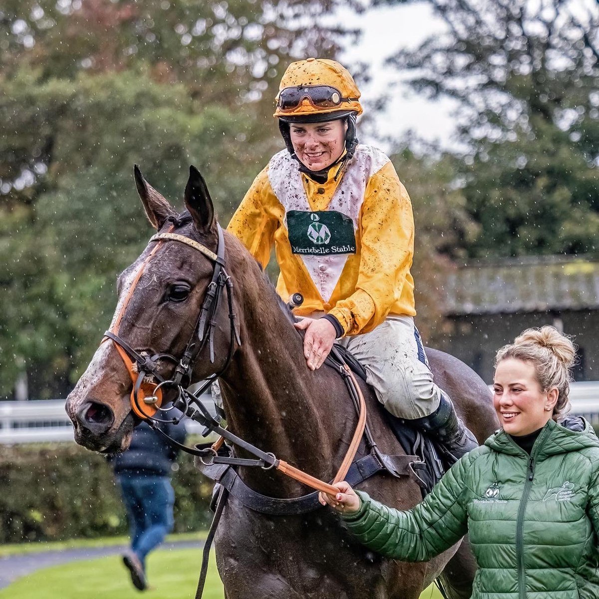 ‼️ Job Opportunities ‼️ 

We are looking for a Travelling Head Person &amp; Work Riders to join our relaxed, friendly National Hunt Racing yard in Oxfordshire.
 
Please get in touch for further details info@charlielongsdonracing.com