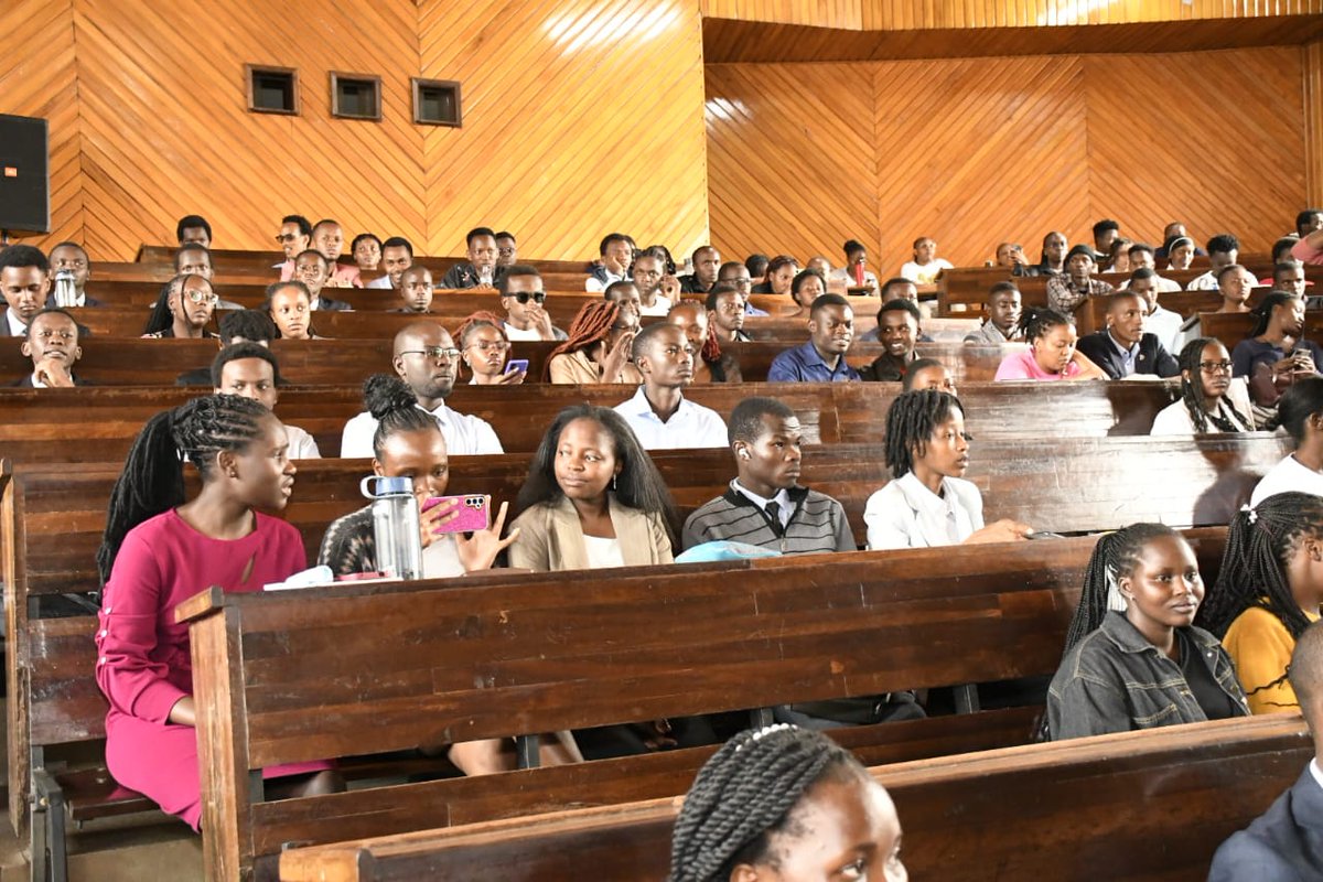 This two things have guided me to where I am today, 'Principle and hard-work', Hon. Philomena Mwilu proudly states as she mentors @uonbi law students. She provokes the students with the questions, 'What is your principle?' #Law #WeAreUoN