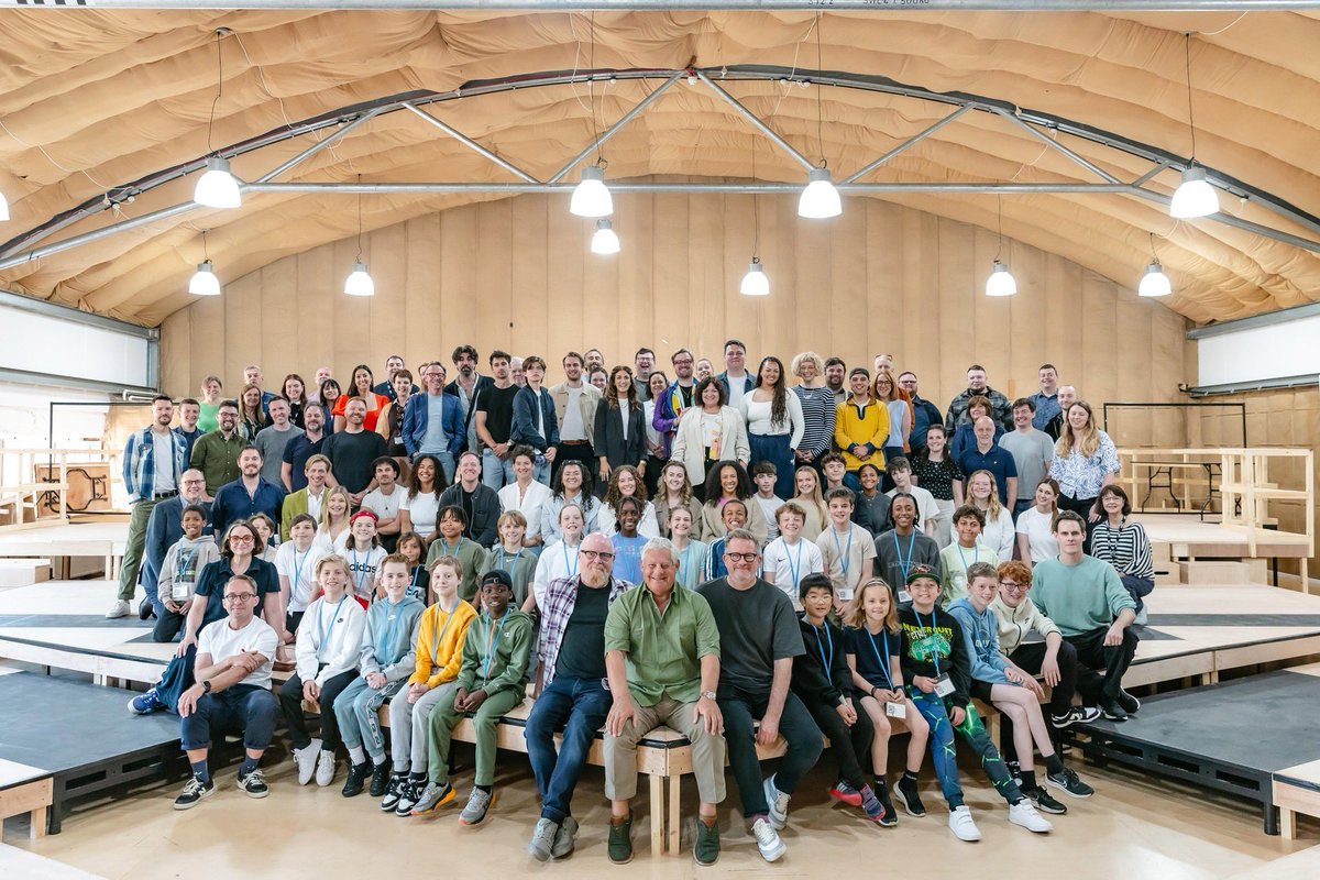 🎭 CAST ANNOUNCEMENT 🎭 As rehearsals started this week, the full cast has been announced for the spectacular new production of Lionel Bart’s iconic musical OLIVER!, premiering at @ChichesterFT from 8 July – 7 September. 📸 Danny Kaan westendbestfriend.co.uk/news/full-comp…