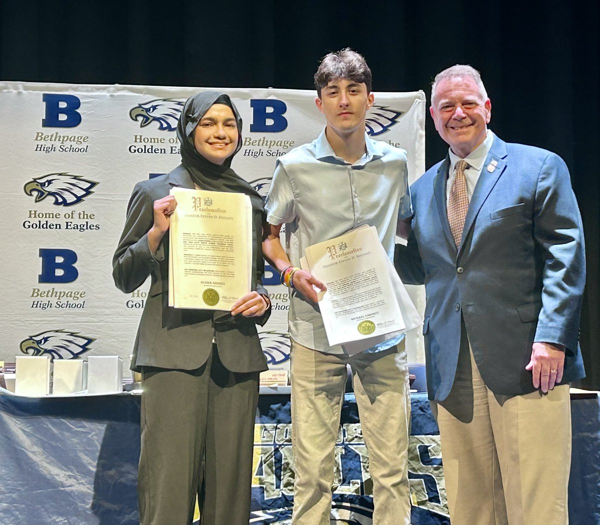 Honored to present the New York State Senate Citizenship Award to Bethpage High School Seniors Alisha Siddiqui and Michael LoBosco at last nights Senior Awards. Congratulations and best of luck in all your future endeavors! 

#bethpage #bethpageny #senior #longislandny