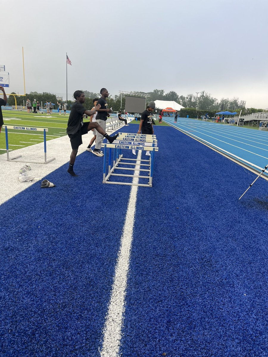 Perfect morning a track meet‼️