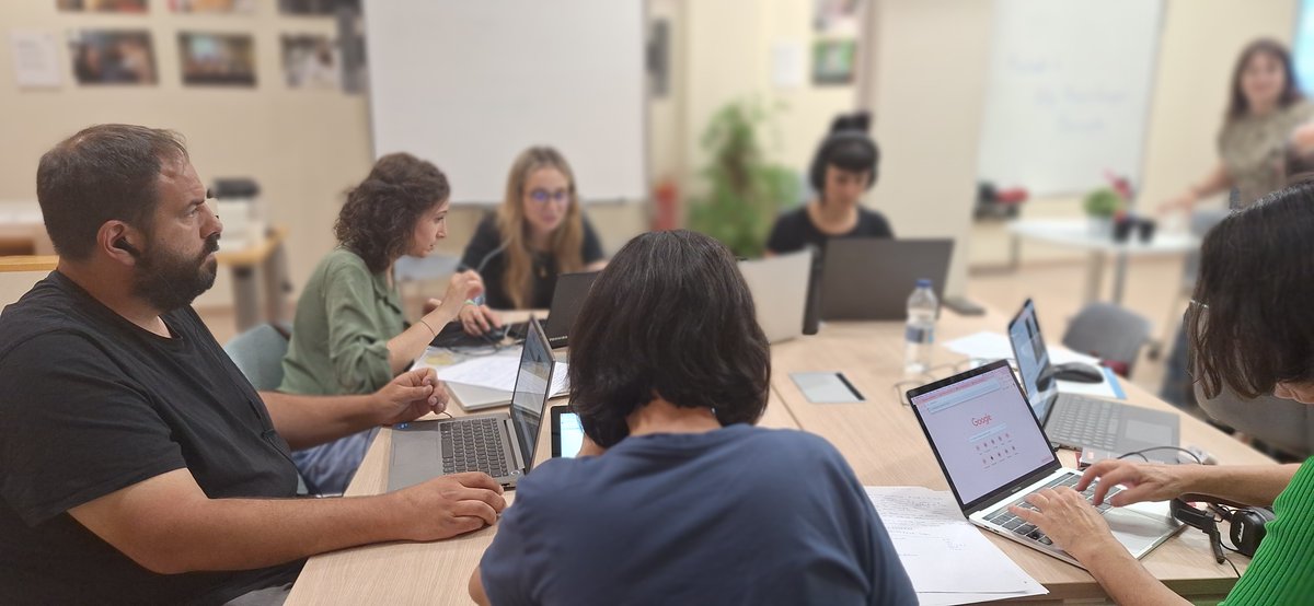 federacioacapps's tweet photo. Tanquem setmana amb la formació Subtitula't que hem fet aquest matí amb l'Èlia Sala de @emavescola  

Una formació que fem pensant en les empreses perquè, la seva, sigui una comunicació inclusiva a les persones amb sordesa i subtitulin els seus continguts audiovisuals ❤️ https://t.co/UYVK7RuXxZ