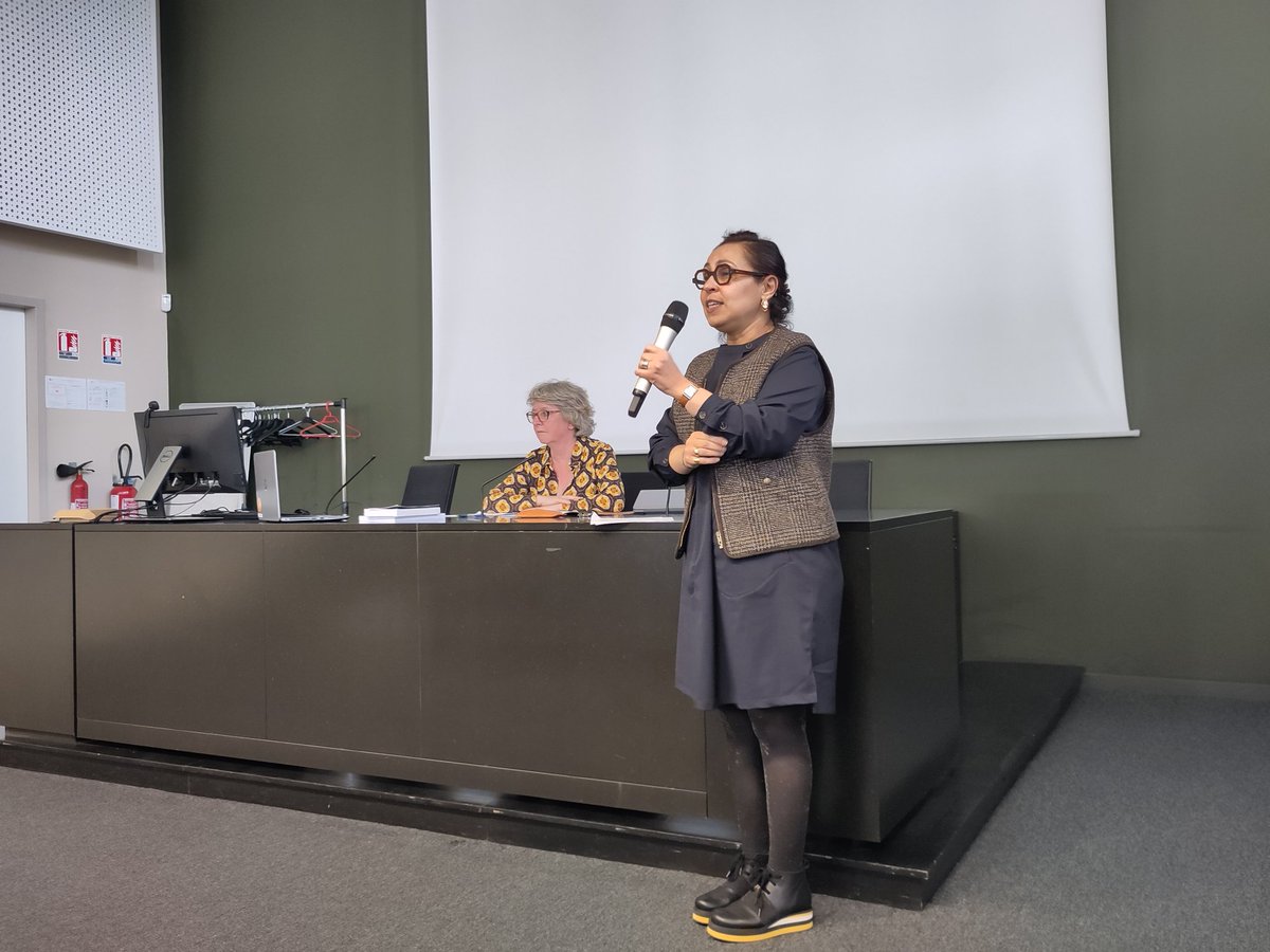 LicenceProDist's tweet image. Séminaire ELICO : Permanences et mutations de la revue savante par Cherifa Boukacem @BoukacemZeg avec Valérie Tesniere