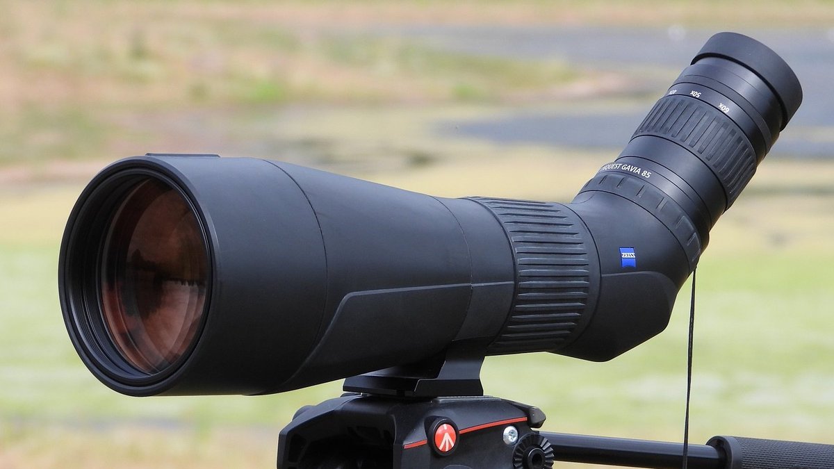 Tomorrow we'll be at @WildgooseRT Nature Reserve between Grimley and Holt #Worcestershire for the Worcester & Malvern RSPB 'Beginning Birding' Open Day 10am-3pm. We'll also be joined by @_TCartz who will be bringing along a wide range of class leading optics from @ZEISSBirding.