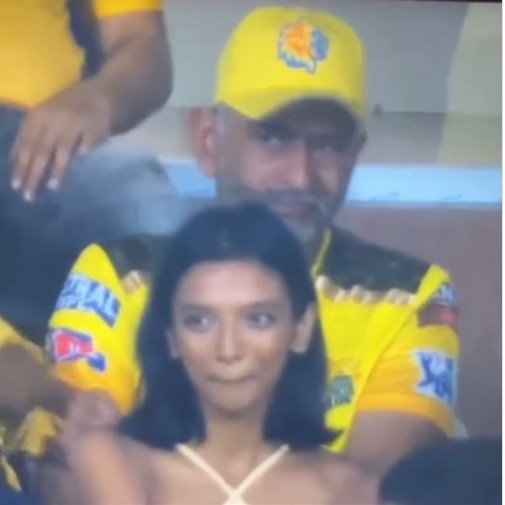 maddified18's tweet photo. Year 2050 : Dhobi waiting for his turn to bat and steal credit as only 2 runs required from 27 balls.

RETIRE FIXER DHOBI https://t.co/kADMS8sZcj