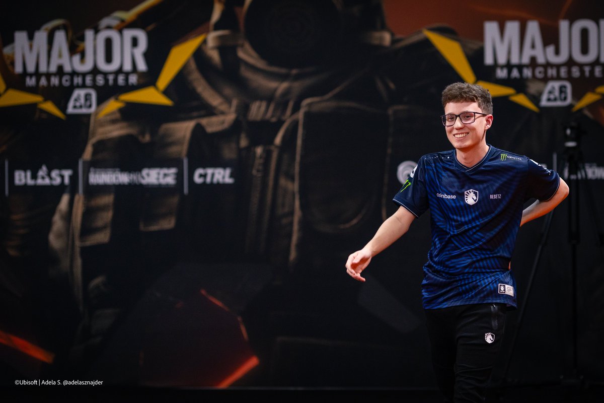 PRIMEIRO MAPA É DA CAVALARIA! 

Vencendo o pick da <a href="/FURIA/">FURIA</a>, a <a href="/TeamLiquid/">Team Liquid</a> da uma aula de defesa no Kafe, vira um 4x2 e está a um mapa das semifinais do Major Manchester. QUE JOGO, MEUS AMIGOS!

🌟MVP do Kafe: <a href="/resetzR6/">LOUD resetz</a>