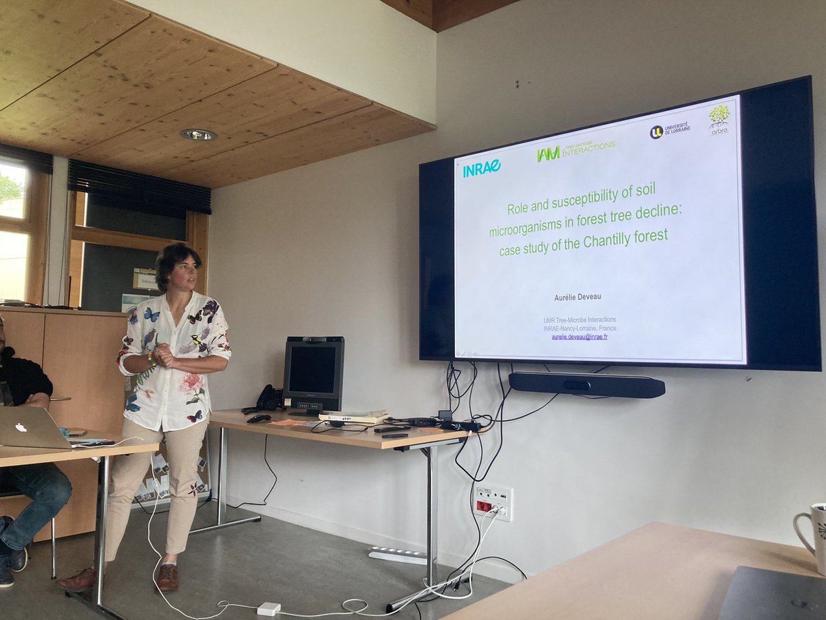 Today's seminar: <a href="/a2vox/">Deveau Aurélie</a> presents her results on the role and susceptibility of #soil #microorganisms in #forest #tree decline: case study of the #Chantilly forest