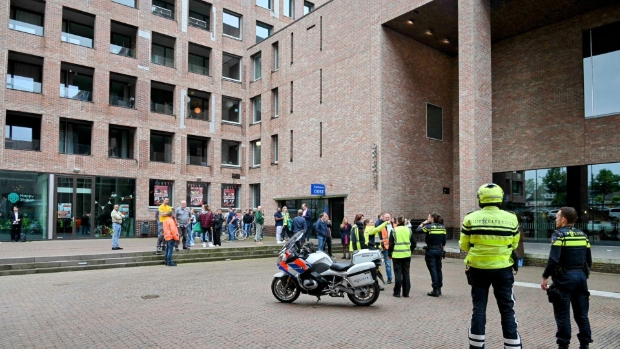 Kantoorpand bij station Breda ontruimd na brandmelding - bredavandaag.nl/l/419018