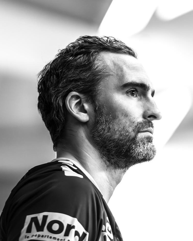 𝗟𝗮 𝗱𝗲𝗿𝗻𝗶𝗲̀𝗿𝗲 𝗮̀ 𝗱𝗼𝗺𝗶𝗰𝗶𝗹𝗲 ! 🖤

🕞 Attention le début de match est à 20h00 mais Koko vous a adressé un message qui sera diffusé avant la rencontre (rendez-vous dès 19h45 en tribunes).

➡ Les 15 dernières places de la soirée:
🎟️ bit.ly/J29Cesson