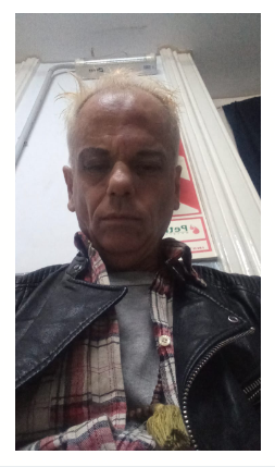 gerardoegrosso's tweet photo. A los metros del kiosco me abordan por la espalda tirándome al piso que por fortuna llevaba la mochila en las espaldas por lo cual no golpe con la vereda y me arrebataron la riñonera y una bolsa con tacos y ropa para mi transformismo. Me dieron piñas en el estómago, pecho y cara. https://t.co/h4NakAyLwj