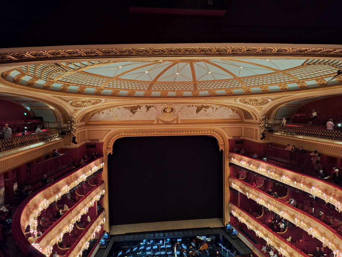 Plumby03's tweet photo. First ever visit to @RoyalOperaHouse Amazing 😍 https://t.co/zsg93i7Epm