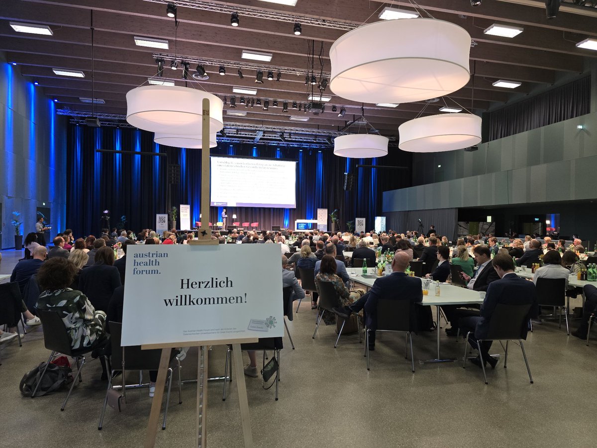 vollbesetzter saal am austrian health forum in schladming. hervorragende vorträge und tolle sidetalks mit hochkarätigen teilnehmern.  #oegtelemed.at und #aerztekammerat sehr gut vertreten #ahf24 <a href="/styriamed/">Dietmar Bayer</a>