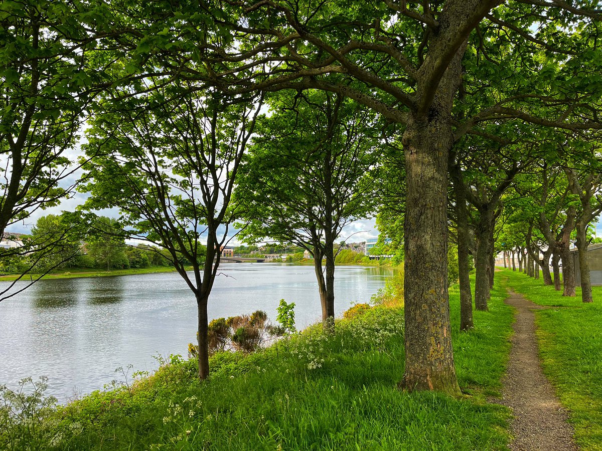 Good morning from a rainy #Aberdeen 🌧️ Fridays here & it’s almost the weekend! Have a good one 👋😁