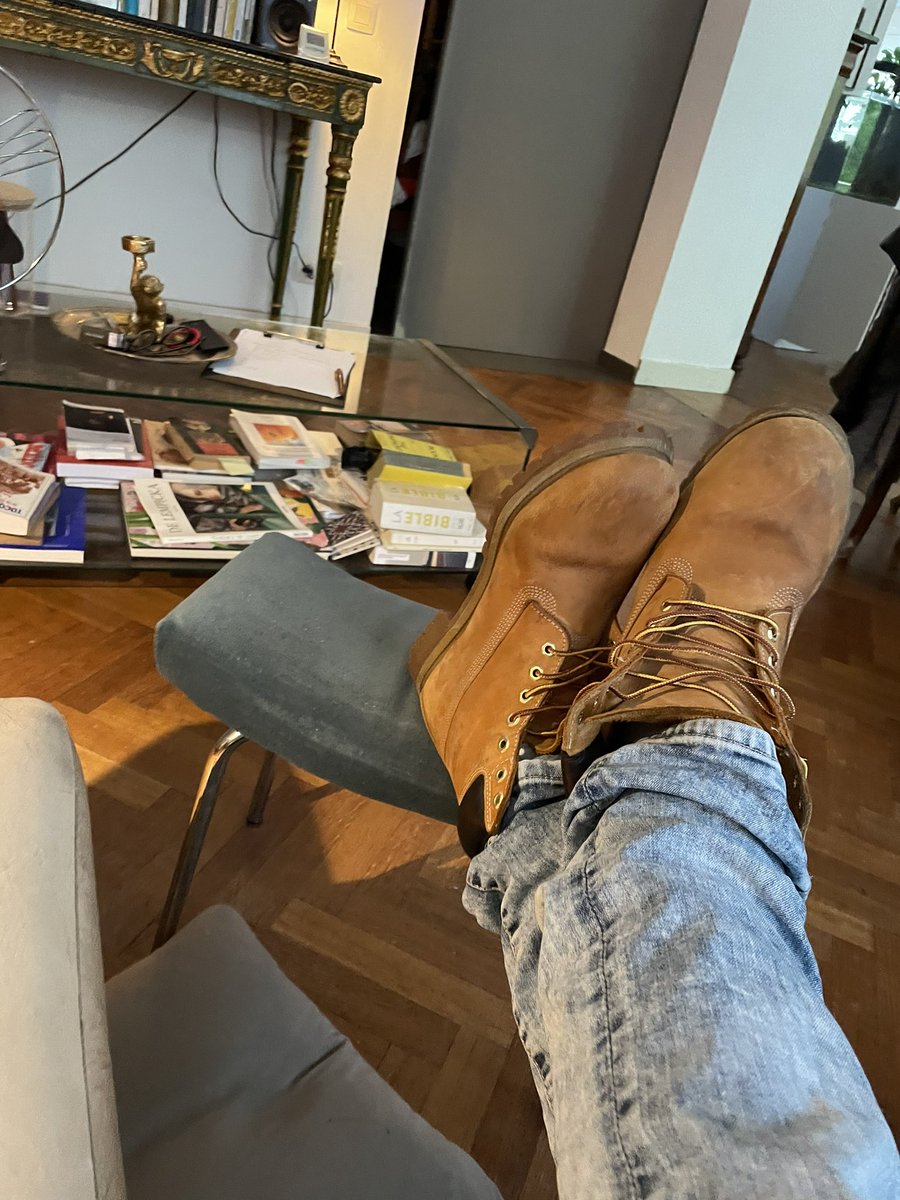 HighTopBoss's tweet photo. Shooting a new vid : Timberland boots worship… https://t.co/q1ib527NPm