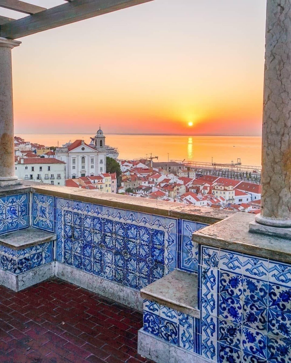 Morning tour, Lisbon, Portugal, decorated tiles Decorated tiles,
Portuguese tiles, also known as azulejos.
It wasn’t until the 16th century that Azulejo tiles became a more notable fixture in Portuguese culture. After visiting the Spanish city of Sevilla and Granada’s Alhambra