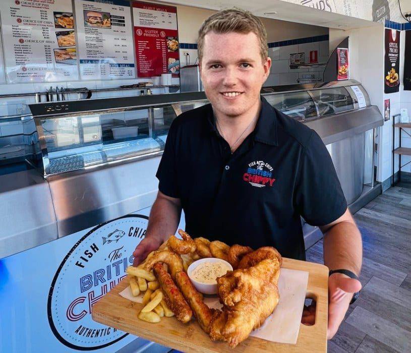 FishnChipsSOL's tweet photo. 🍟🐟FREE CHIPPY FRIDAY!🐟🍟

The first 250 lucky people will be gifted 1500 $CHIPPY tokens ($25) in return!

To claim your FREE Fish n Chips:

👉 Hold at least 10,000 $CHIPPY
👉 Buy Fish n Chips from ANY vendor
👉 Quote Tweet this post - Must include photo
👉 Include $CHIPPY and #FREECHIPPYFRIDAY 

AND YOU MUST EITHER:

👉 Include your receipt in your meal photo 
👉 Include the live chart in your meal photo
👉 Write $CHIPPY 23 MAY in your meal photo

We can’t wait to feed you all 🐟🍟 and to see what plates you serve up from around the world #FREECHIPPYFRIDAY