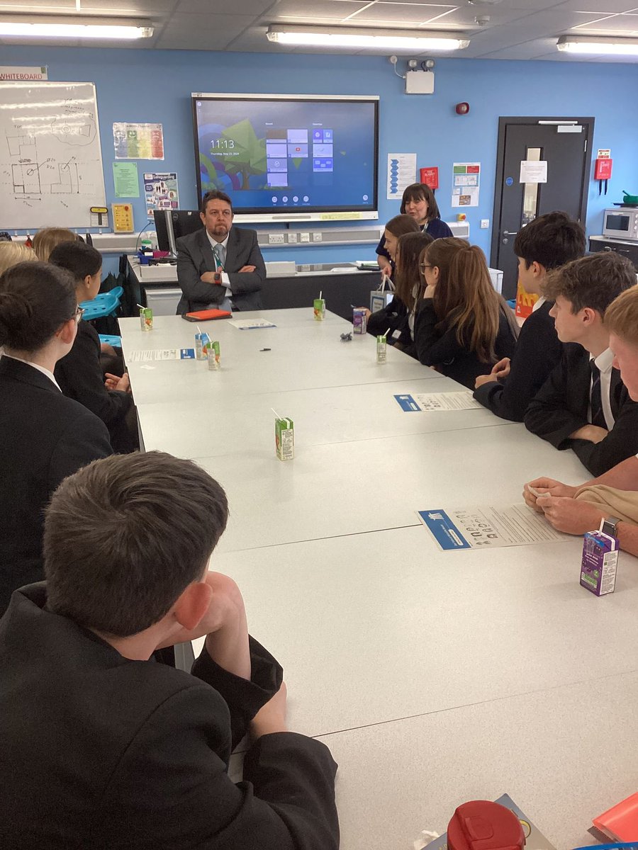 WMount's tweet photo. For the last year students have been apart of "Our Voice" with Kay Parry, Kirklees. They’ve been involved in lots of projects such as the recruitment process of Steve Mawson (@KirkleesCouncil CEO). Today they’ve asked lots of questions about how his role supports young people! https://t.co/JXF7DnTLvr
